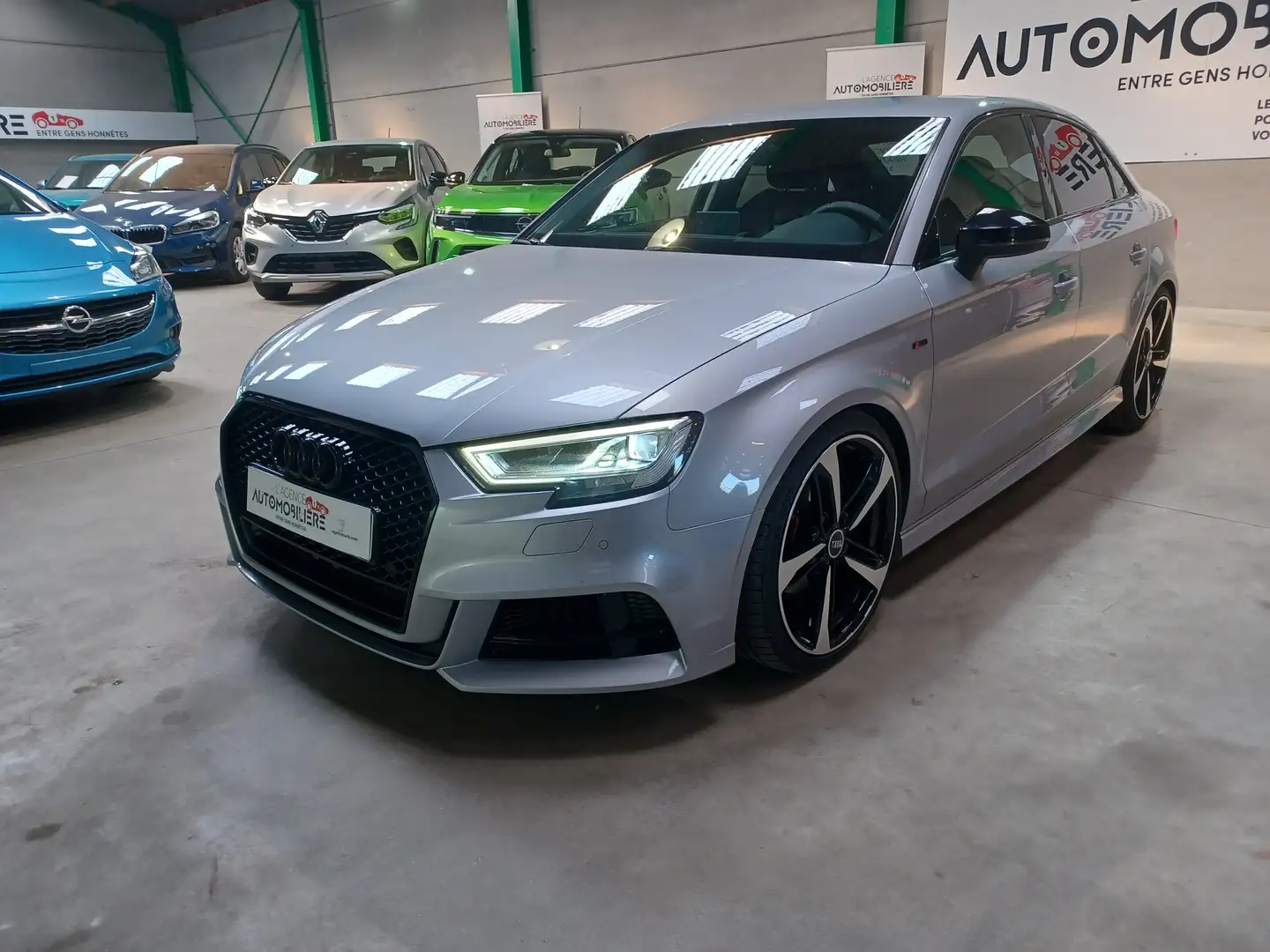 Audi A3 A3 30 TFSI Sport S tronic Pack S-line Int/Ext Zilver - 1