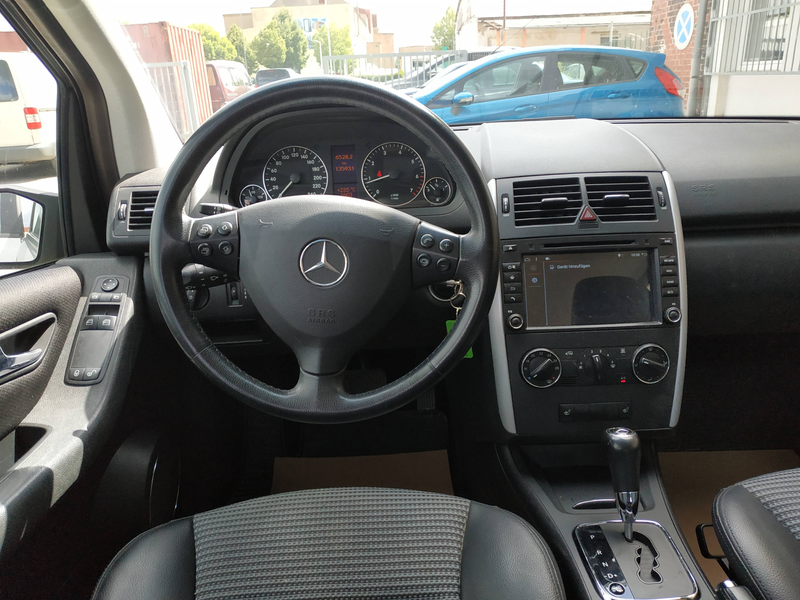Mercedes-Benz A 150 A 150/ Automatik/ TÜV NEU/ Rückfahrkamera/Sitzheizung — photo 13