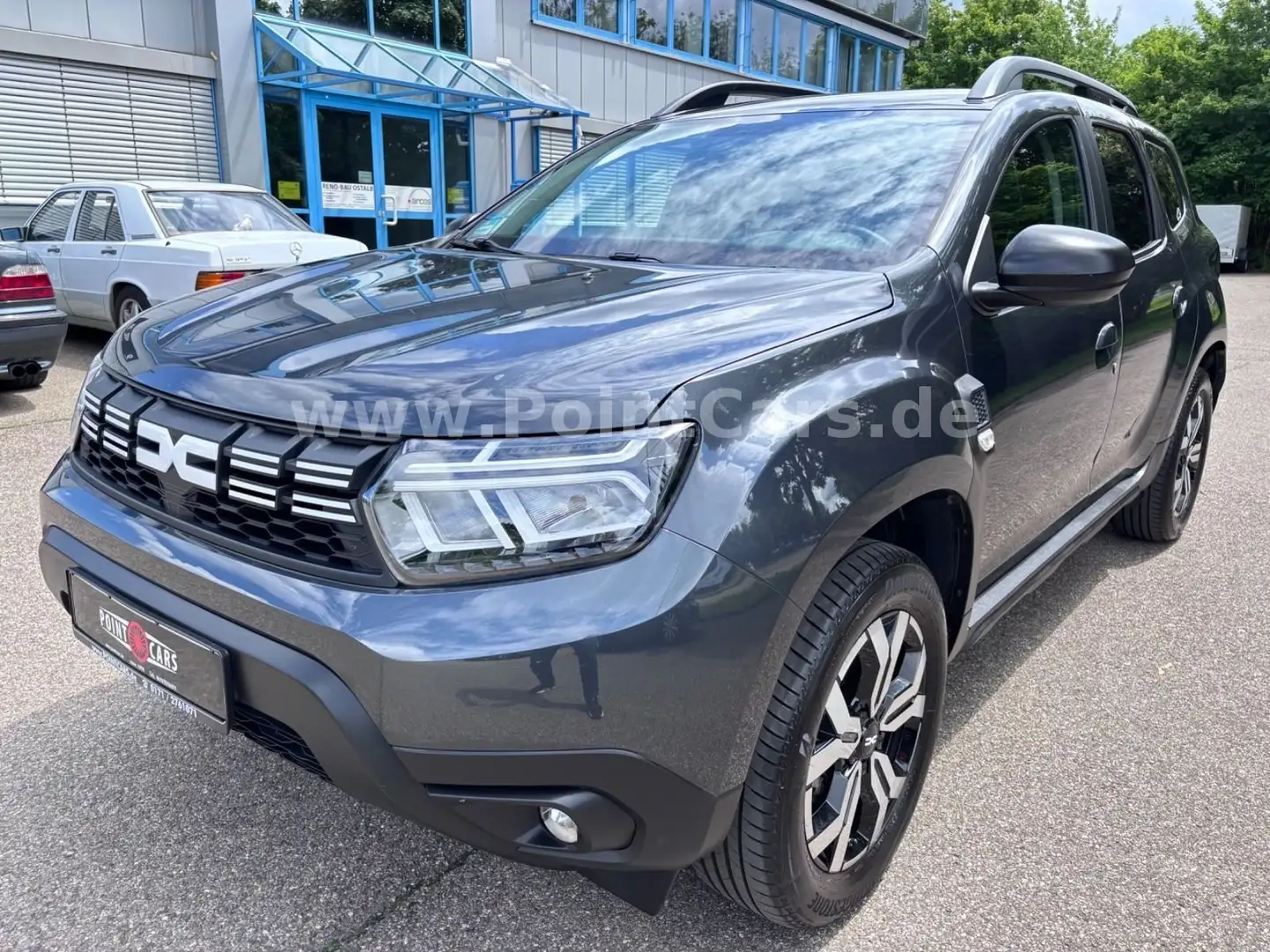 Dacia Duster II 1.3 16V Expression*1.HAND-EURO 6-NAVI* Grau - 1