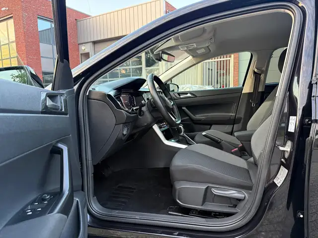 Volkswagen Polo view 11