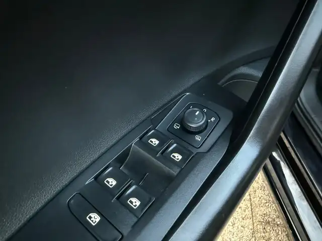 Volkswagen Polo view 13