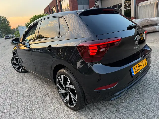 Volkswagen Polo view 4