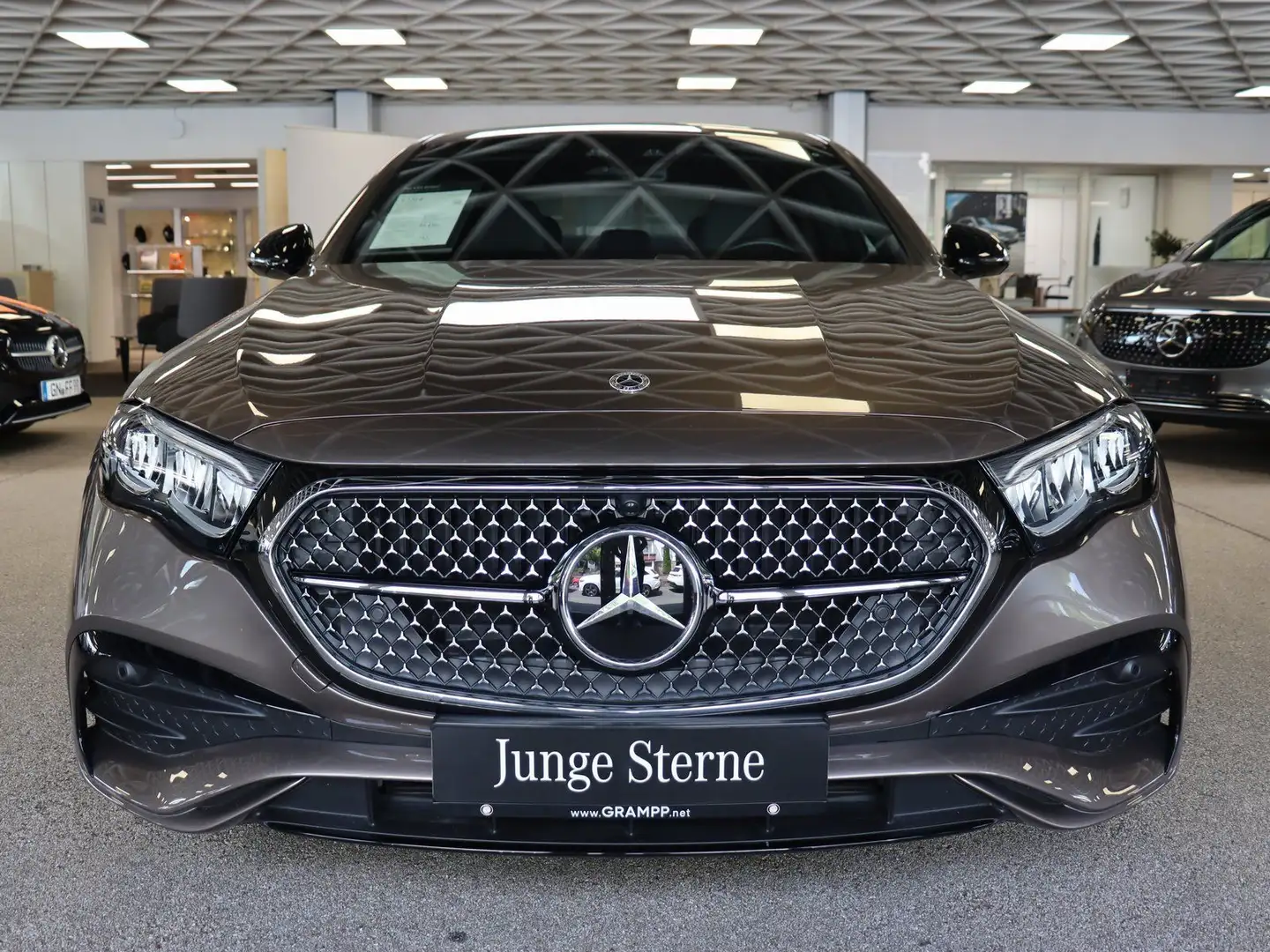 Mercedes-Benz E 220 d AMG Fahrassis/AHK/Distronic/Night/LED Braun - 2