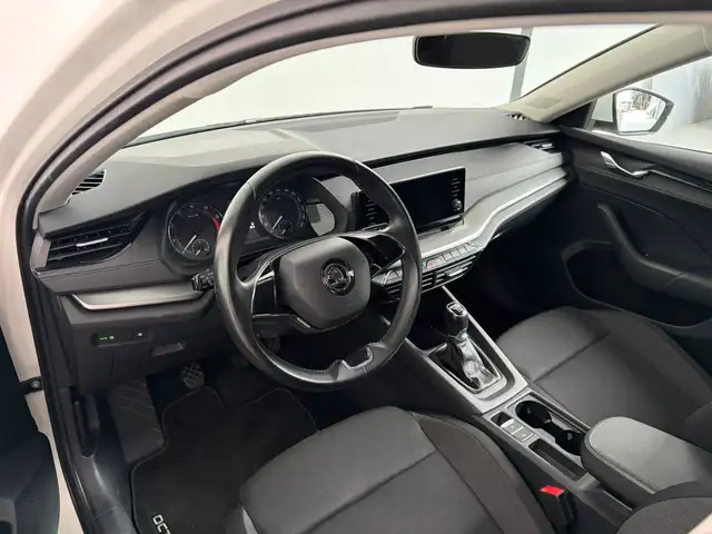 Skoda Octavia view 6