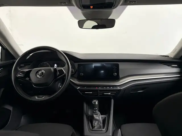 Skoda Octavia view 3