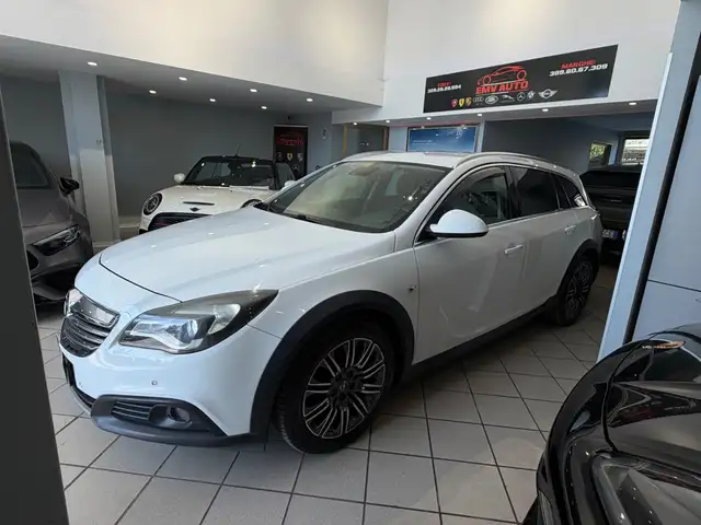 Opel Insignia view 4