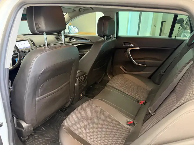Opel Insignia view 11