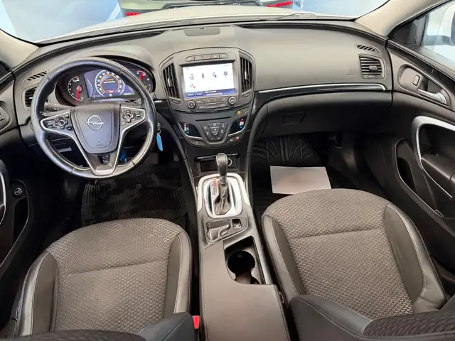 Opel Insignia view 9