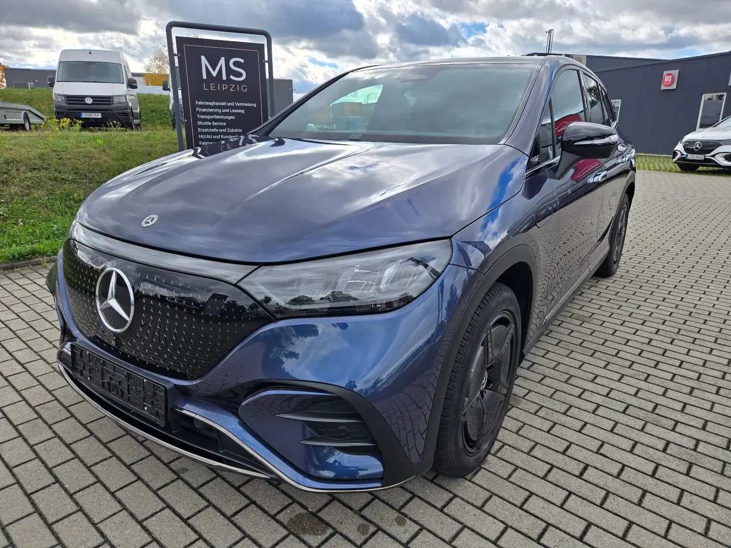 Mercedes-Benz EQE SUV EQE 300 SUV AMG Line / Night Paket / Pano / 20' Azul - 1