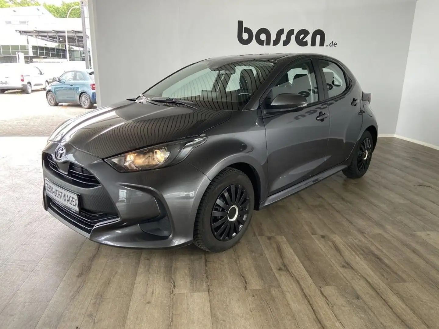 Toyota Yaris 1.0 VVT-i Comfort Gris - 2