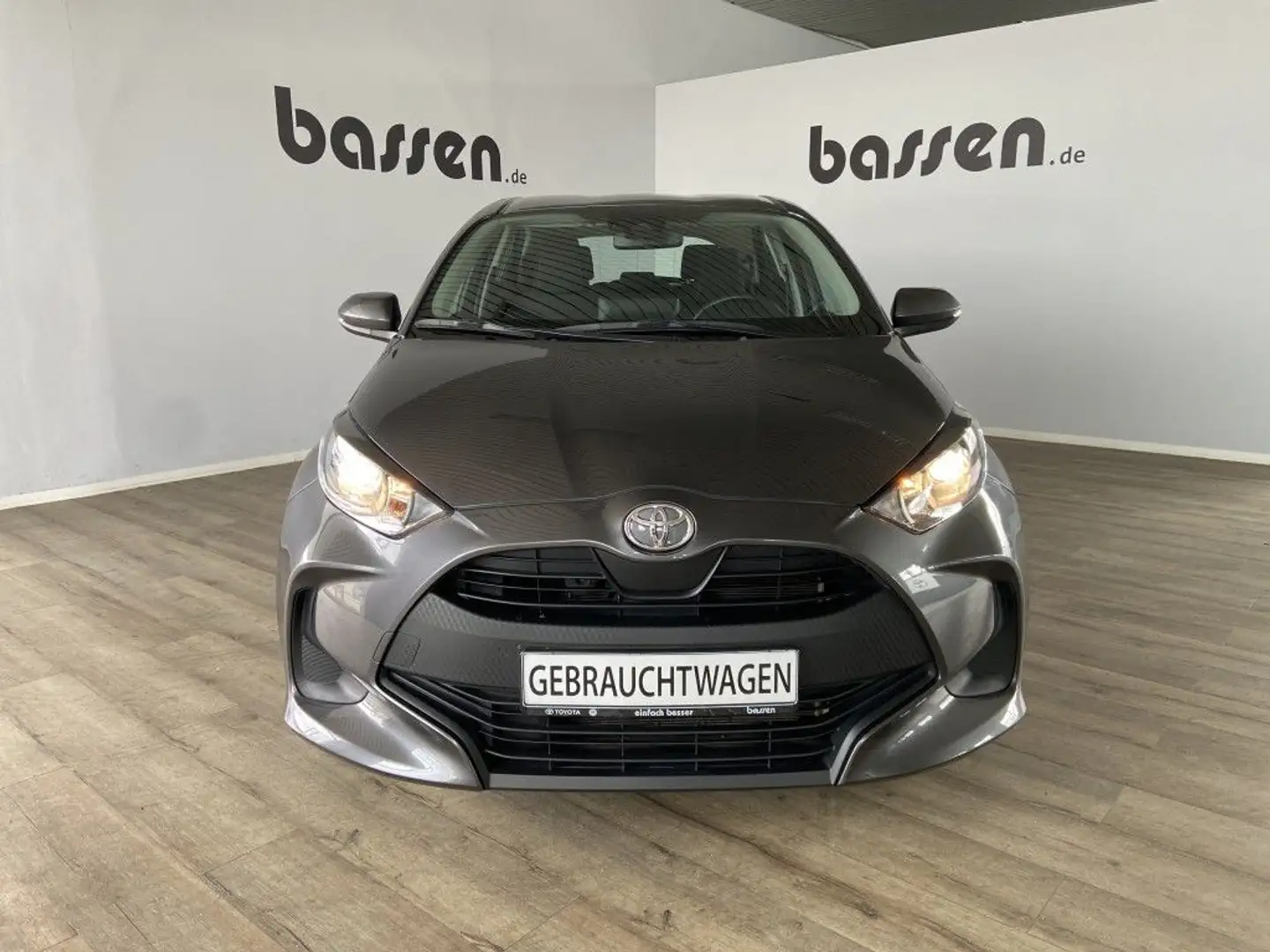 Toyota Yaris 1.0 VVT-i Comfort Gris - 1