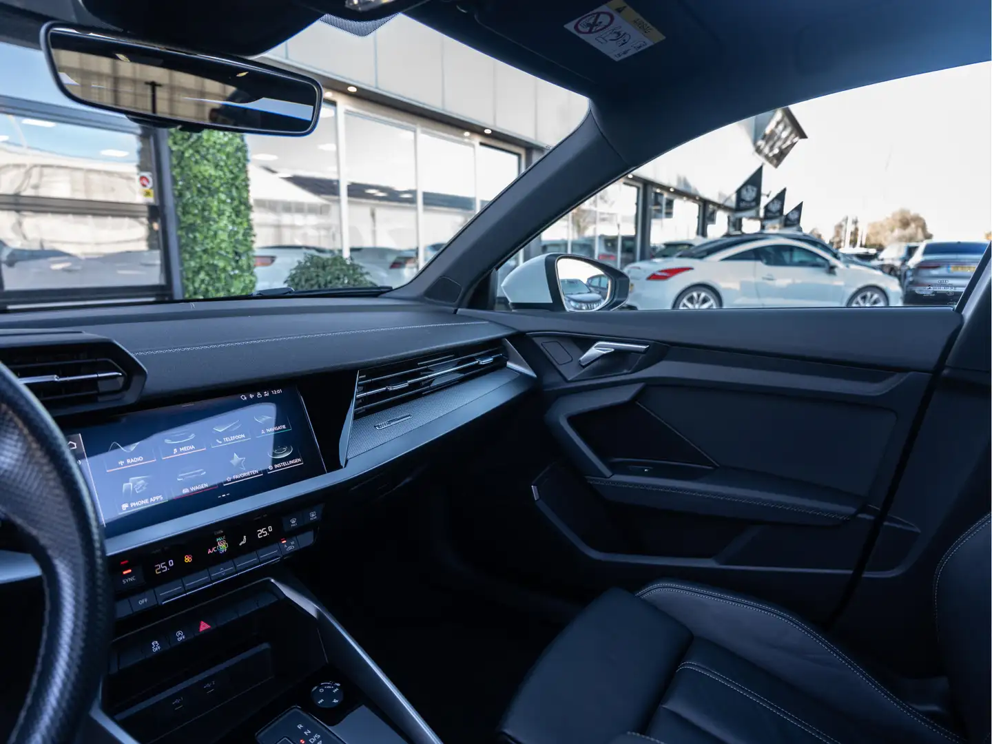 Audi A3 Sportback 35 TDI 150PK DSG S edition | Pano | B&O Weiß - 2