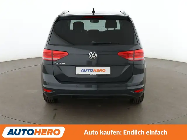 Volkswagen Touran view 5