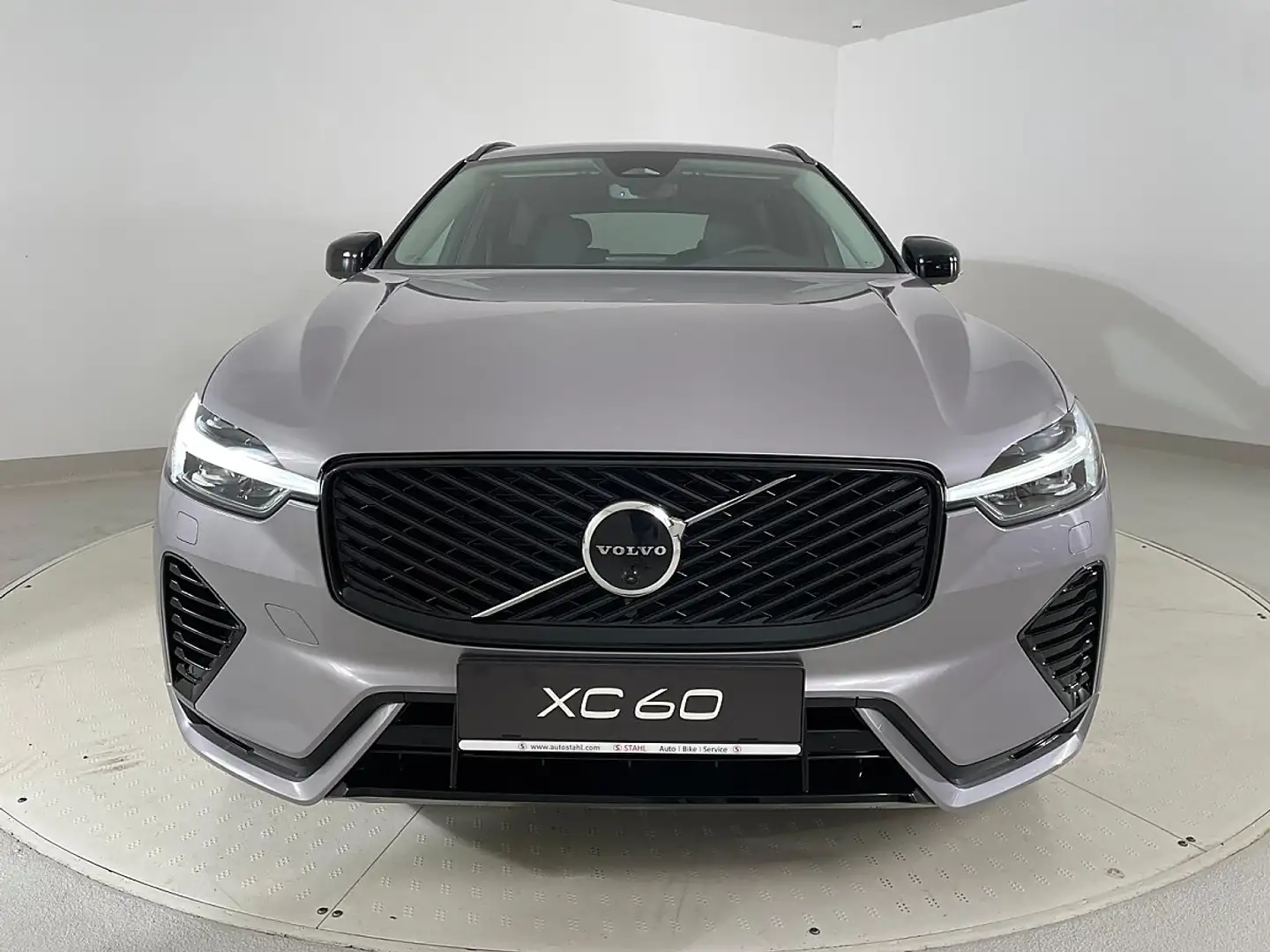 Volvo XC60 T6 AWD PHEV 18,8kWh Plus Dark Aut. | Stahl Wien 22 Silber - 2