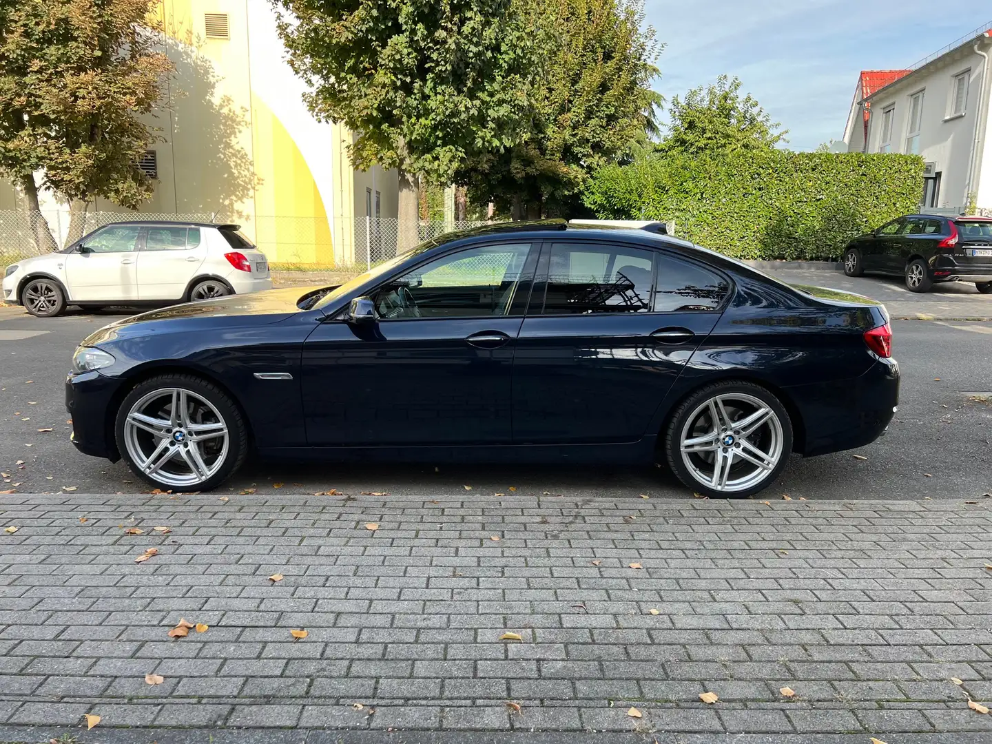 BMW 530 530d xDrive ,Head-Up,Schiebedach,Leder,Navi Blau - 2