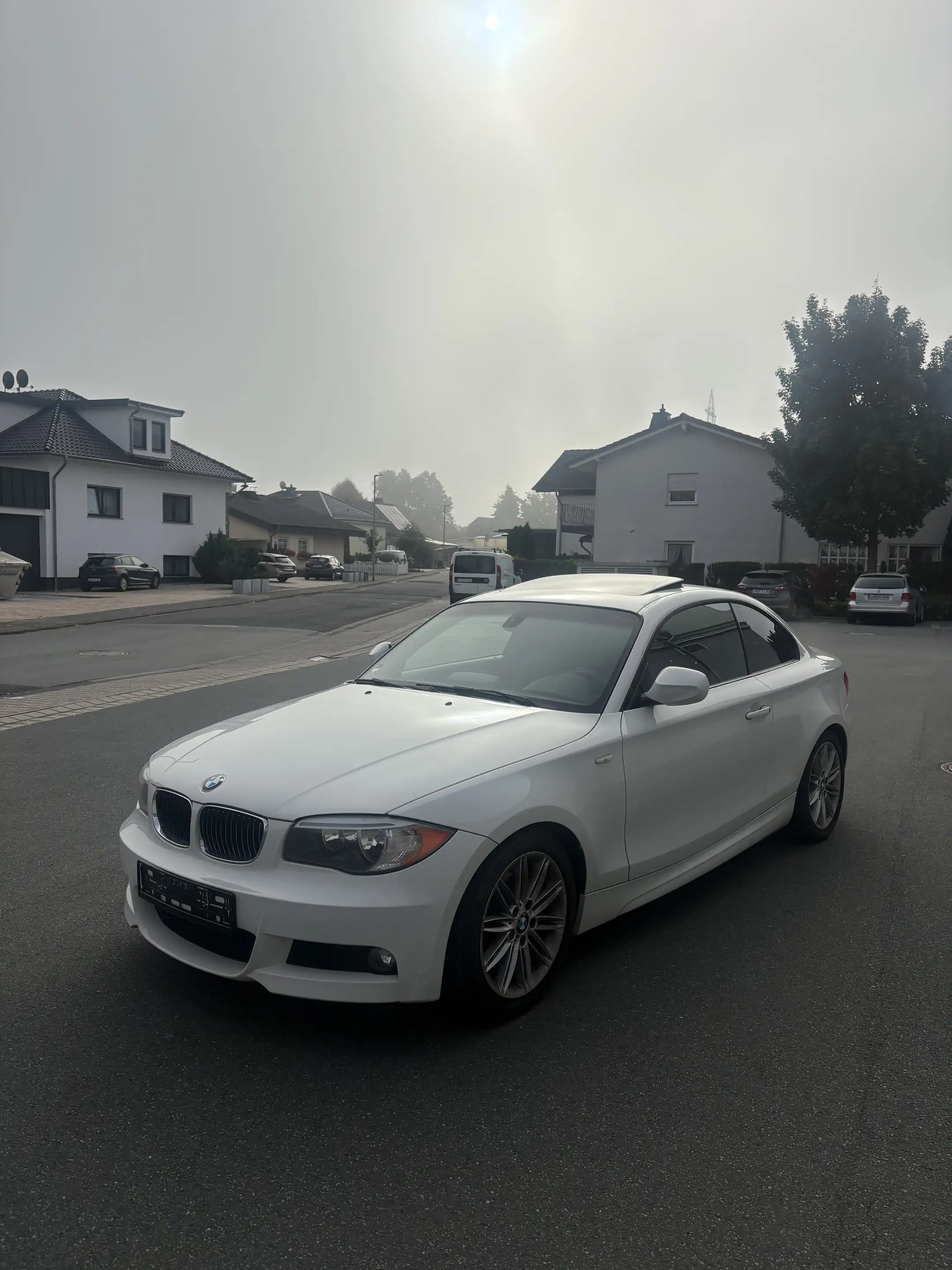 BMW 128 128i M-Paket///VOLL///TÜV 03/28 — photo 3