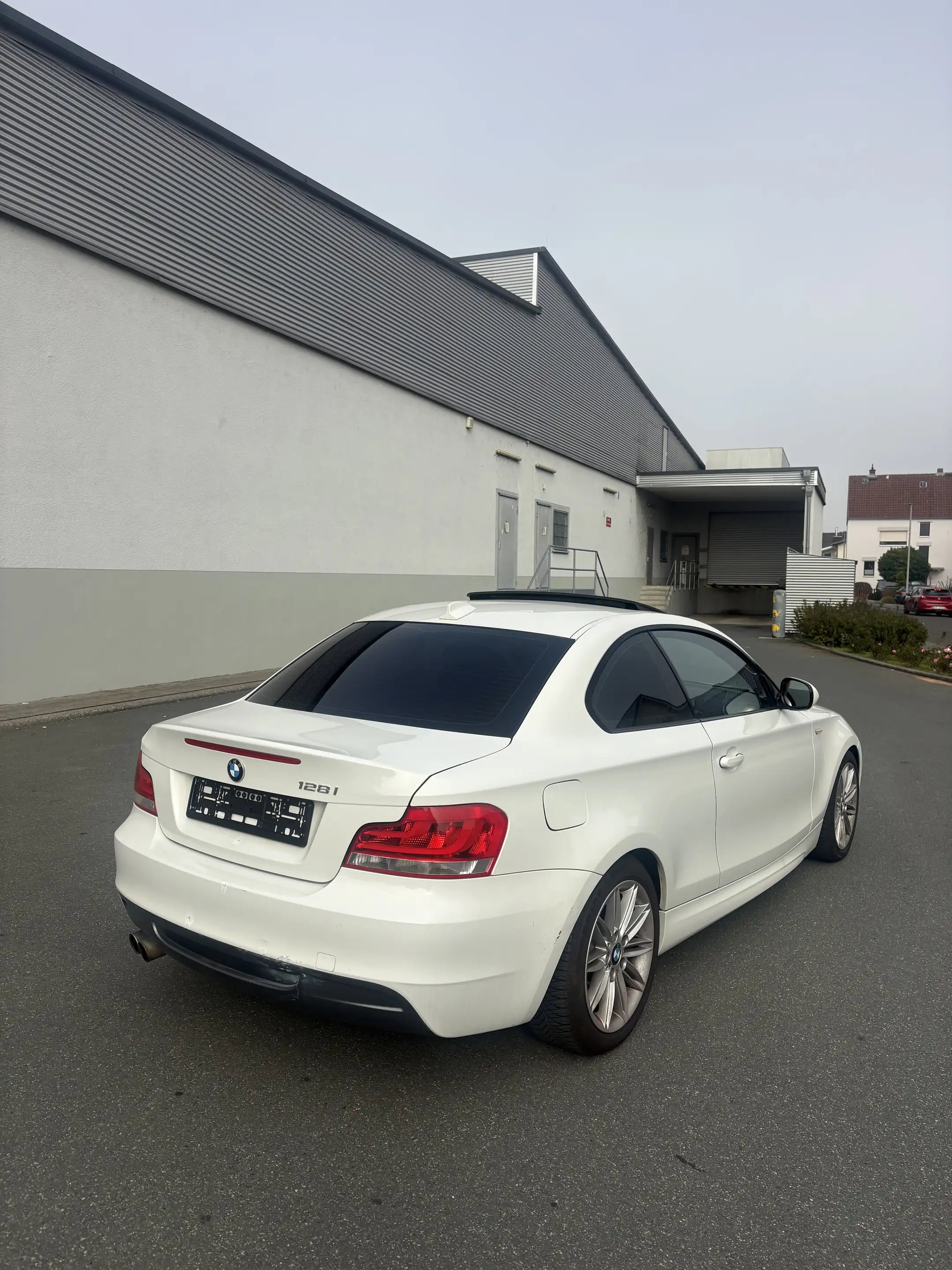 BMW 128 128i M-Paket///VOLL///TÜV 03/28