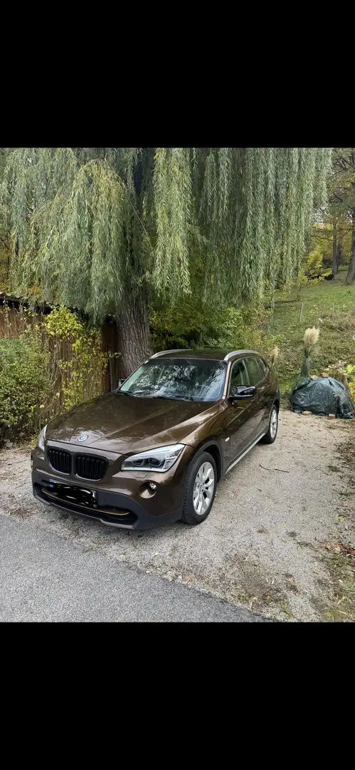 BMW X1 xDrive18d Braun - 2
