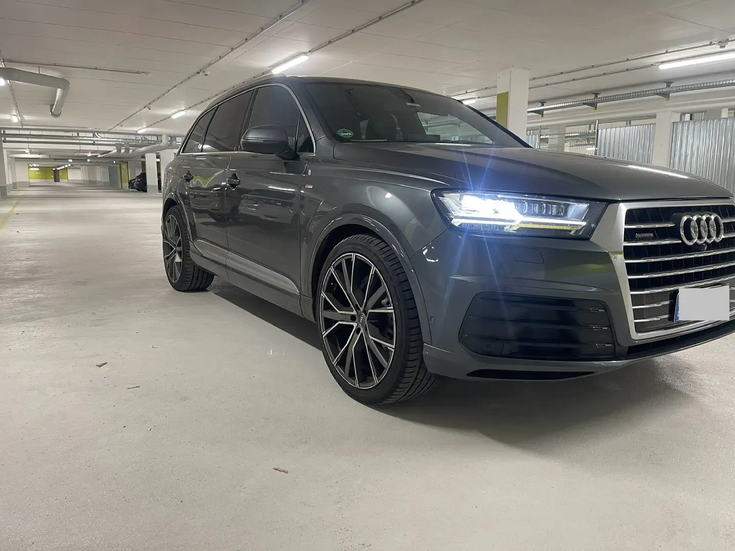 Audi Q7 3.0 TDI quattro 7-Sitzer Keyless Voll Matrix Pano Grau - 1