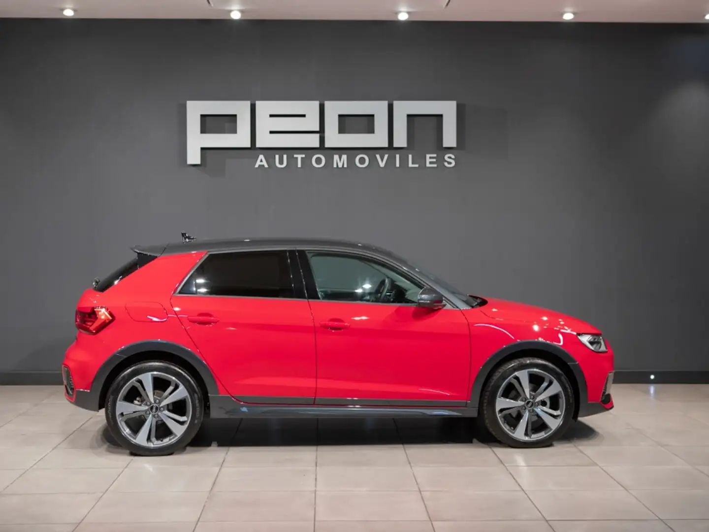 Audi A1 35 TFSI S tronic 110kW Rojo - 2