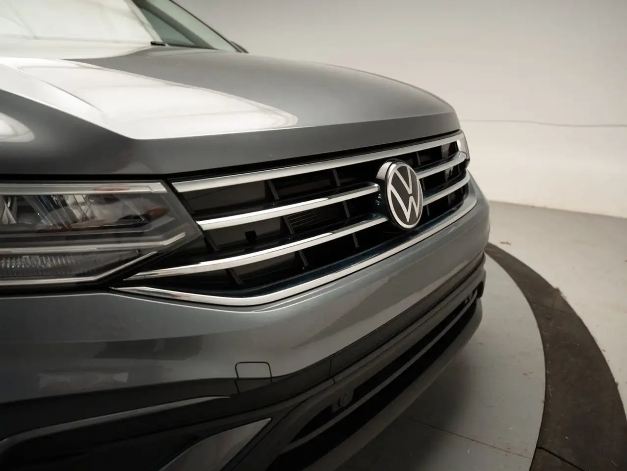 Volkswagen Tiguan снимка Volkswagen Tiguan