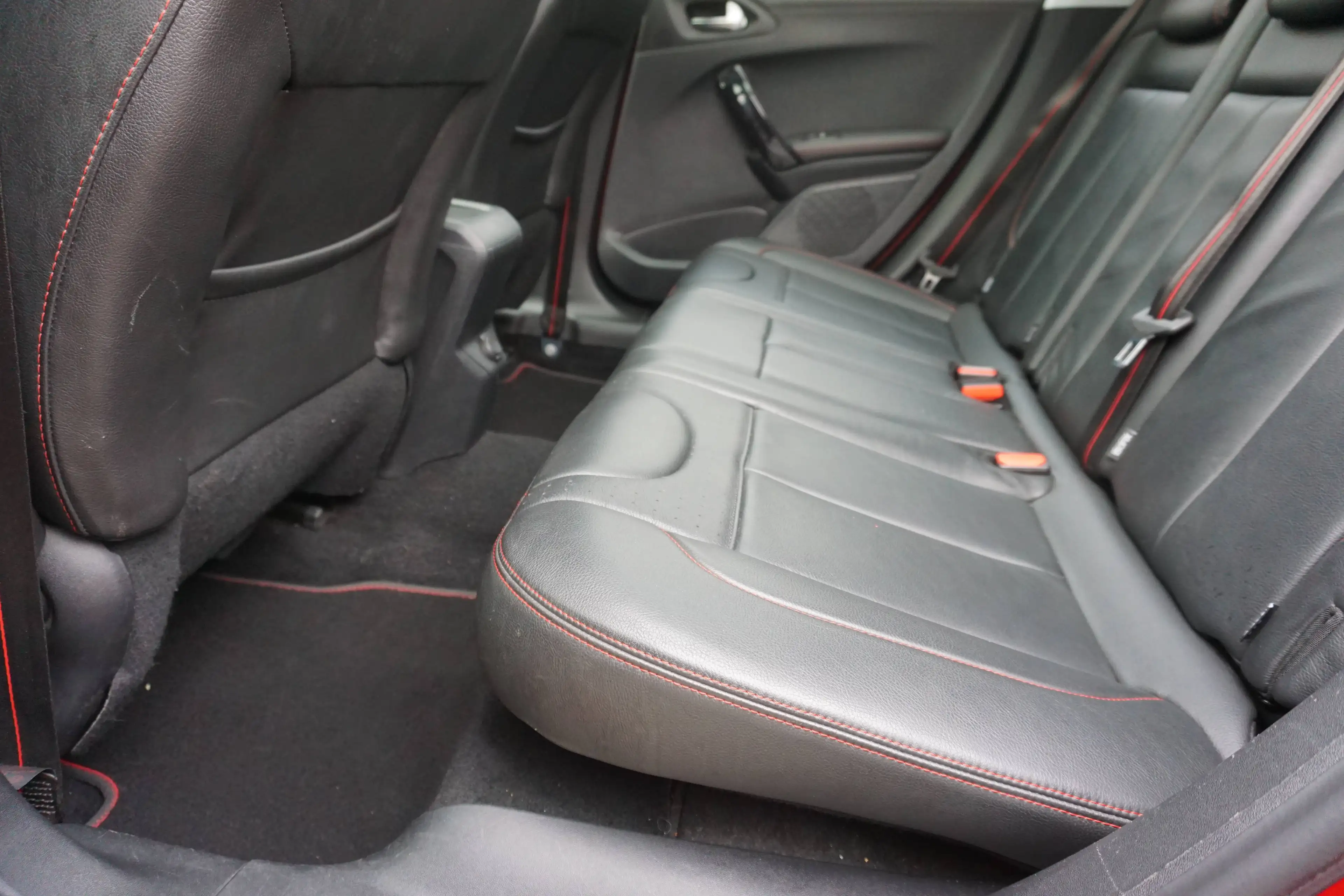 Peugeot 2008 2008 1.2 PureTech GT Line S-Navi-Cam-Pano-CruiseC-ZetelV-Carplay-Garantie — photo 6