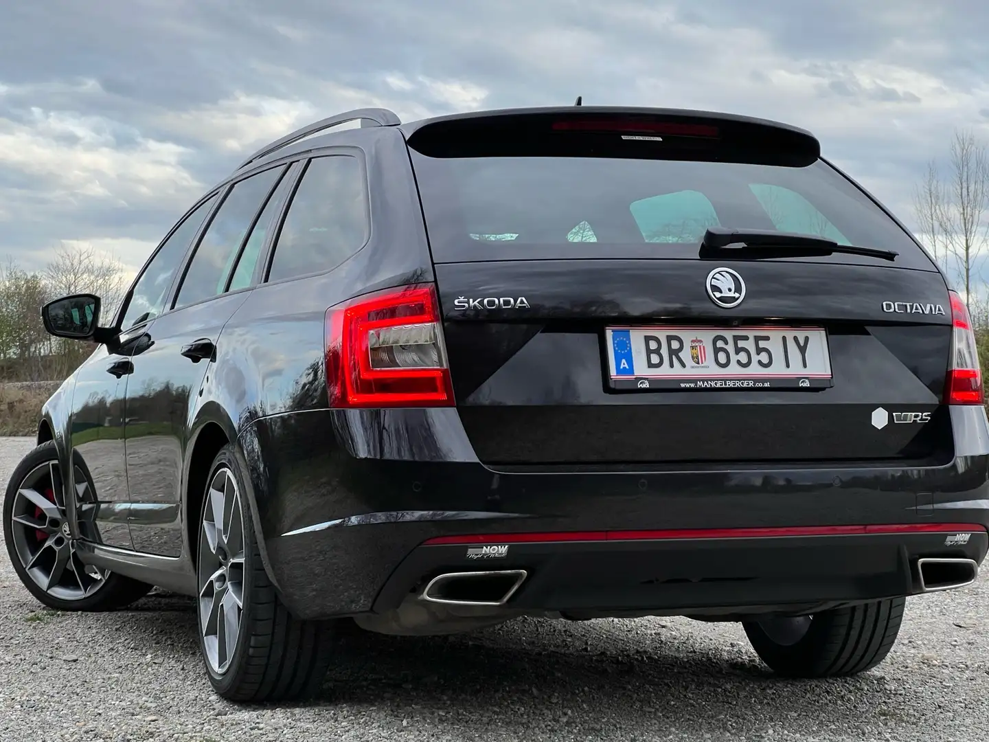 Skoda Octavia Combi RS 2,0 TDI Green tec DSG Schwarz - 2