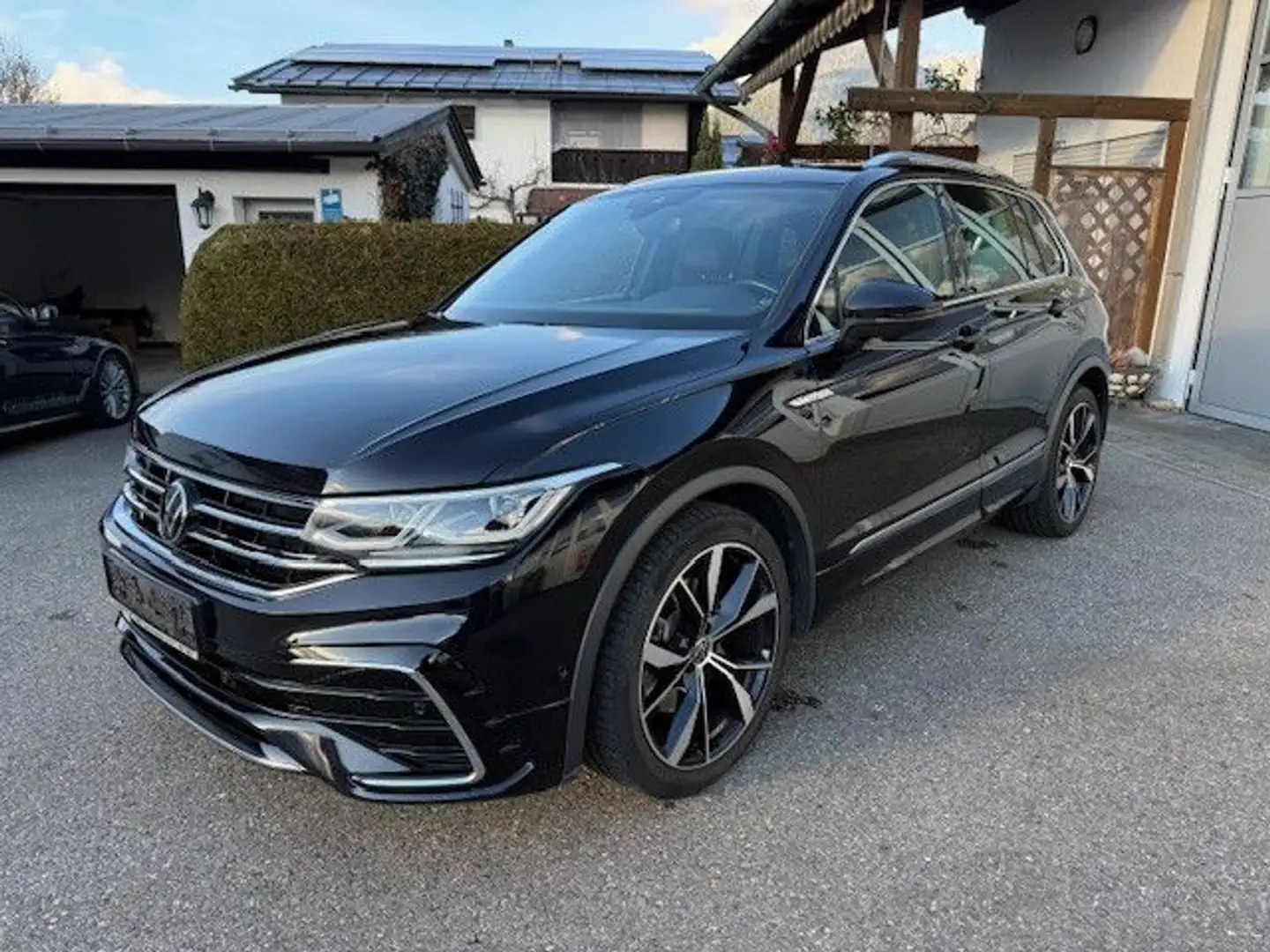 Volkswagen Tiguan R-Line 4Motion fast Vollausst., AHK, LED. Noir - 1