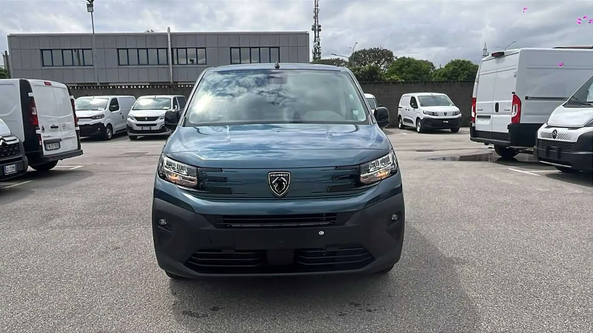 Peugeot Partner Nuovo Partner BlueHdi 130 cv S&S EAT8 Furgone STD Blauw - 2