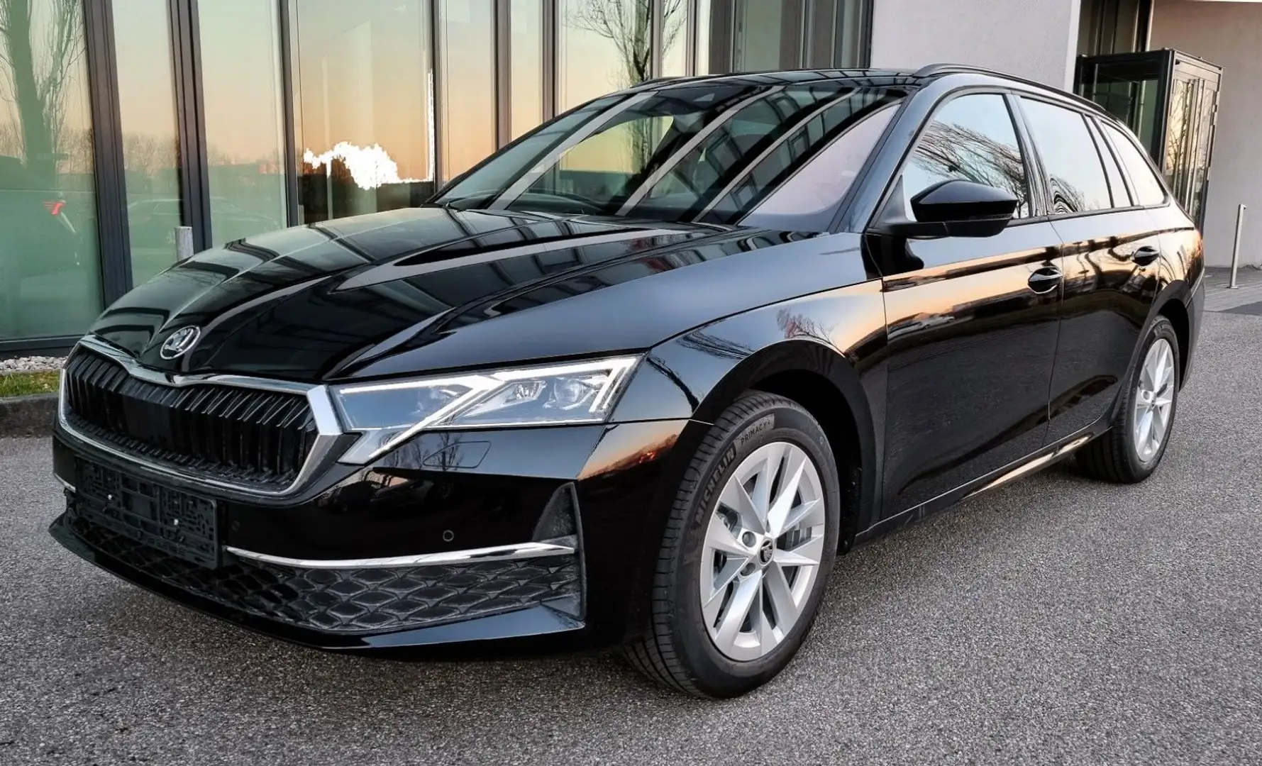 Skoda Octavia Combi 2.0 TDI DSG Select+ACC*AHK*KEYLESS Schwarz - 1