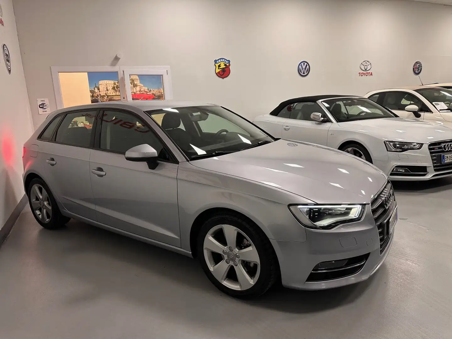 Audi A3 A3 Sportback 1.6 tdi Ambiente 110cv E6 Argent - 2