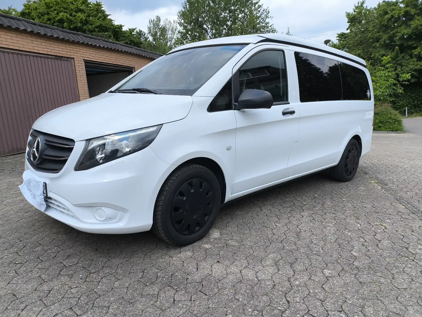 Mercedes-Benz Marco Polo 200 d ACTIVITY Alb - 1