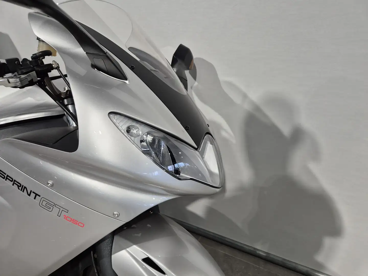 Triumph Sprint ST ABS Plateado - 2