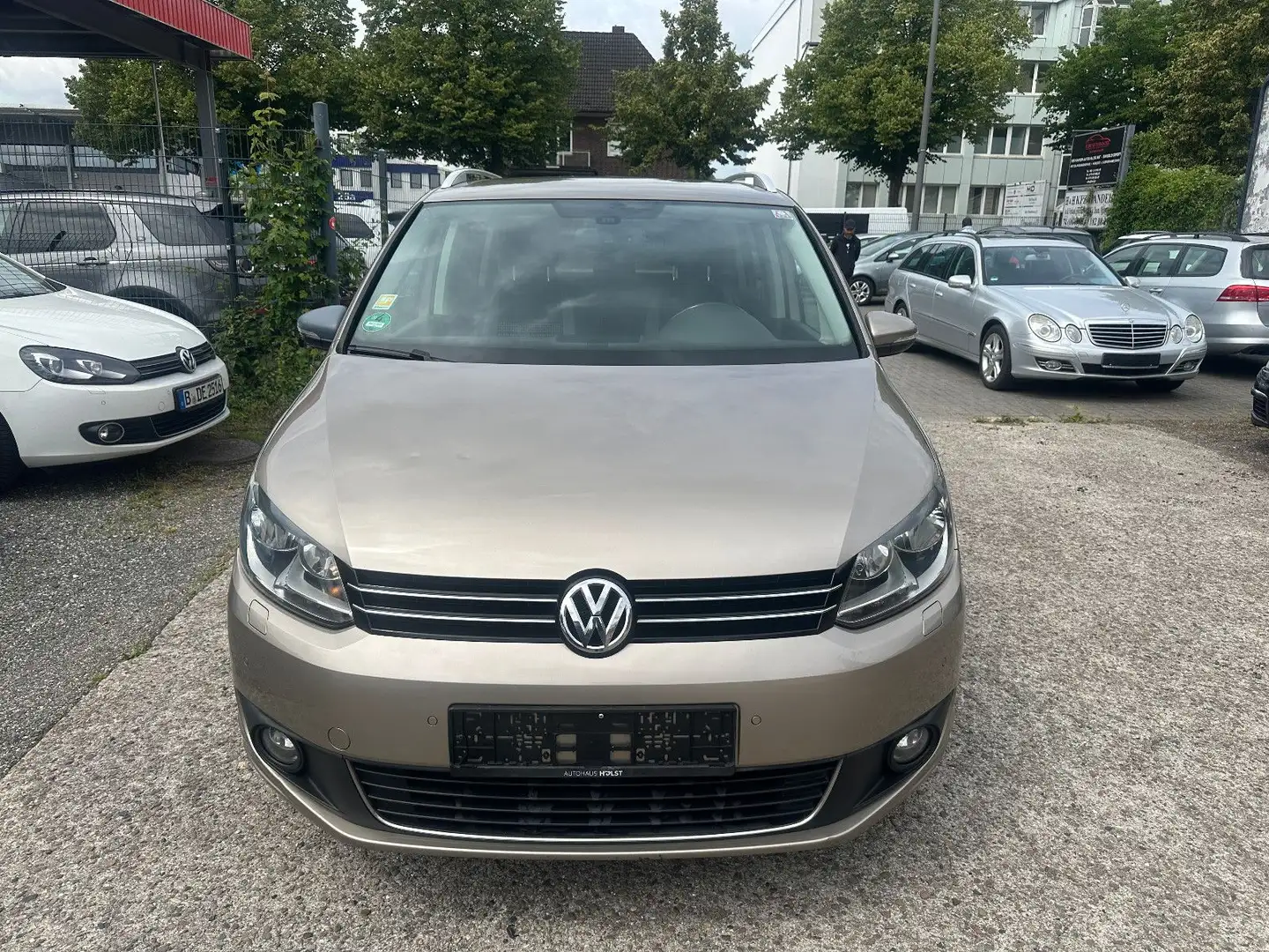 Volkswagen Touran Life BMT, Automatik, 7 Sitze Brun - 1