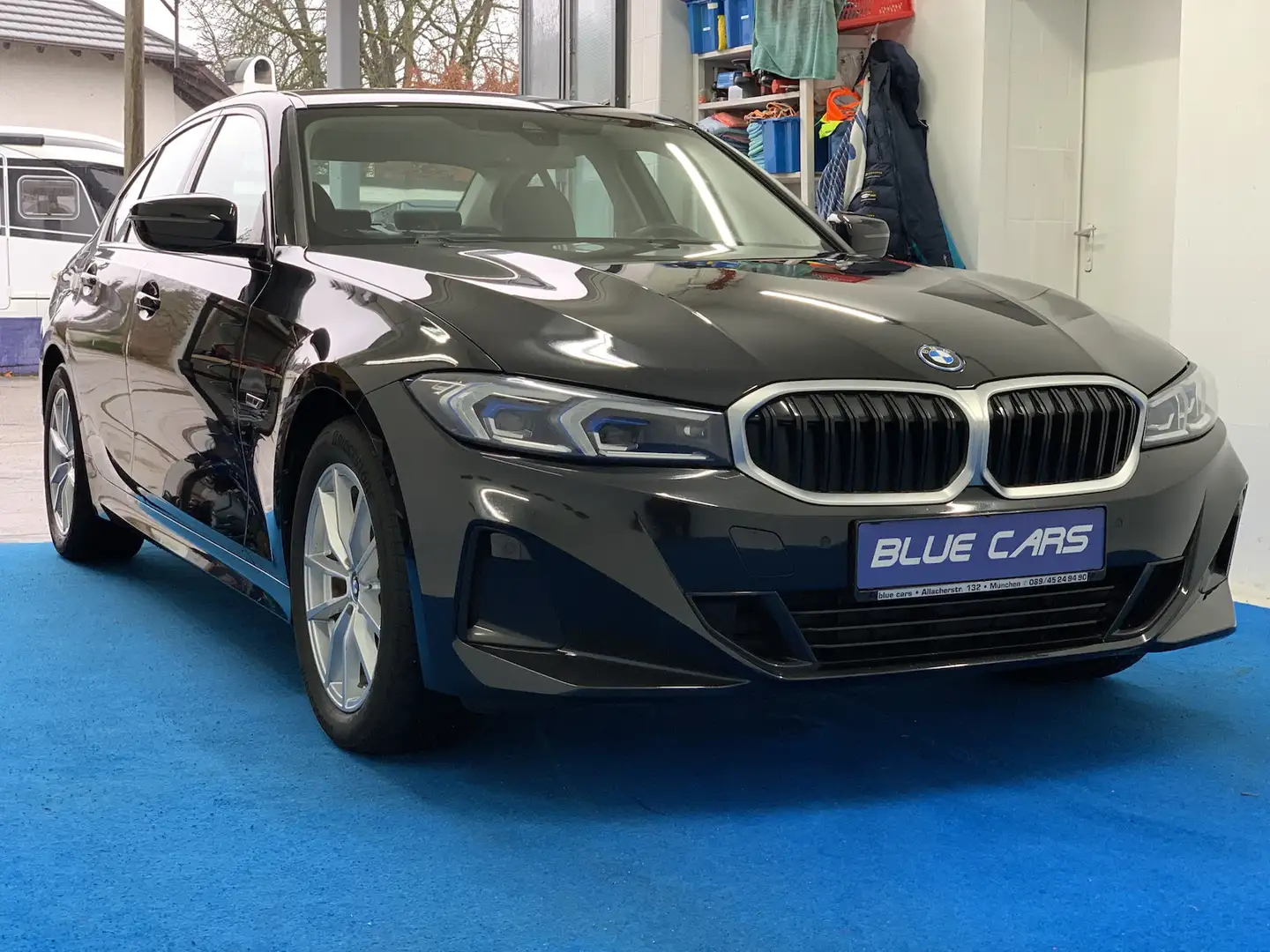 BMW 320 320e Facelift NAV/HUD/CAM/PDC/SHZ/KLIMA/8-fach Noir - 1