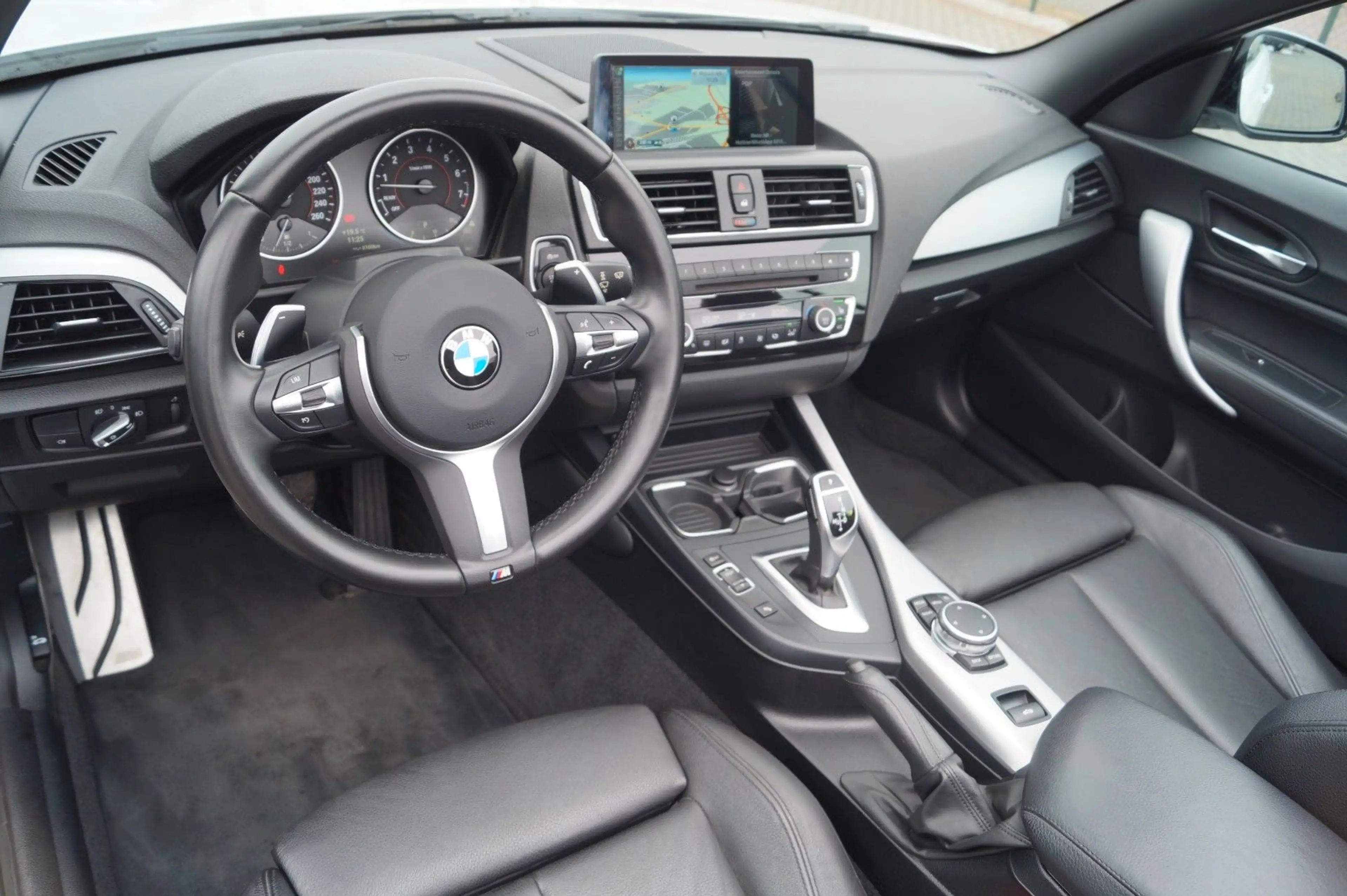 BMW 235 i Cabrio *Navi*Xenon*SHZ*Tempomat*PDC*Klima — photo 7