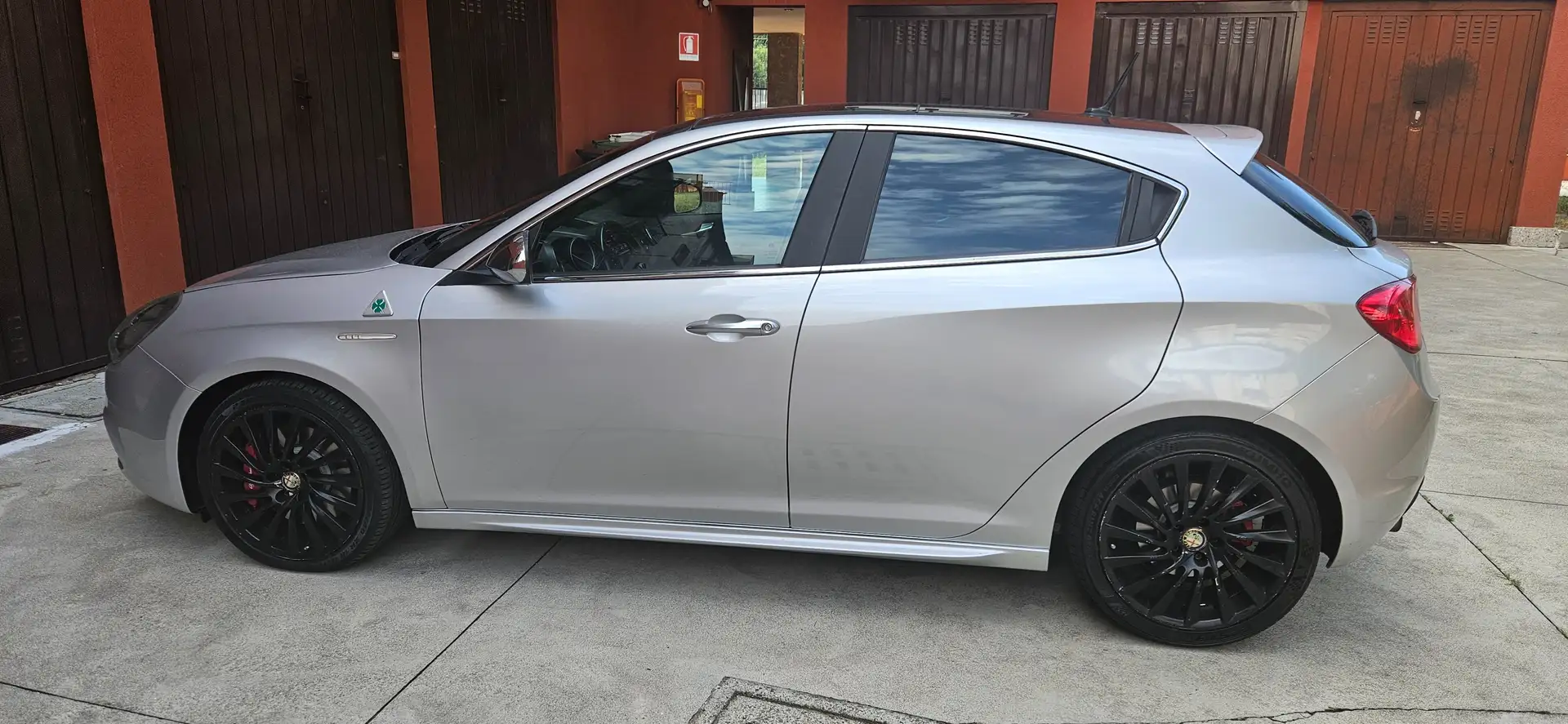Alfa Romeo Giulietta Quadrifoglio verde Silver - 2