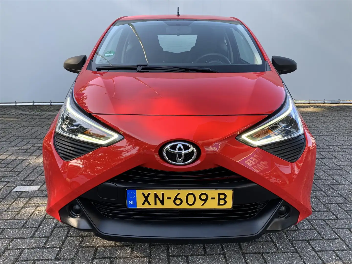 Toyota Aygo 1.0 VVT-i 72pk 3D x-fun Rouge - 2