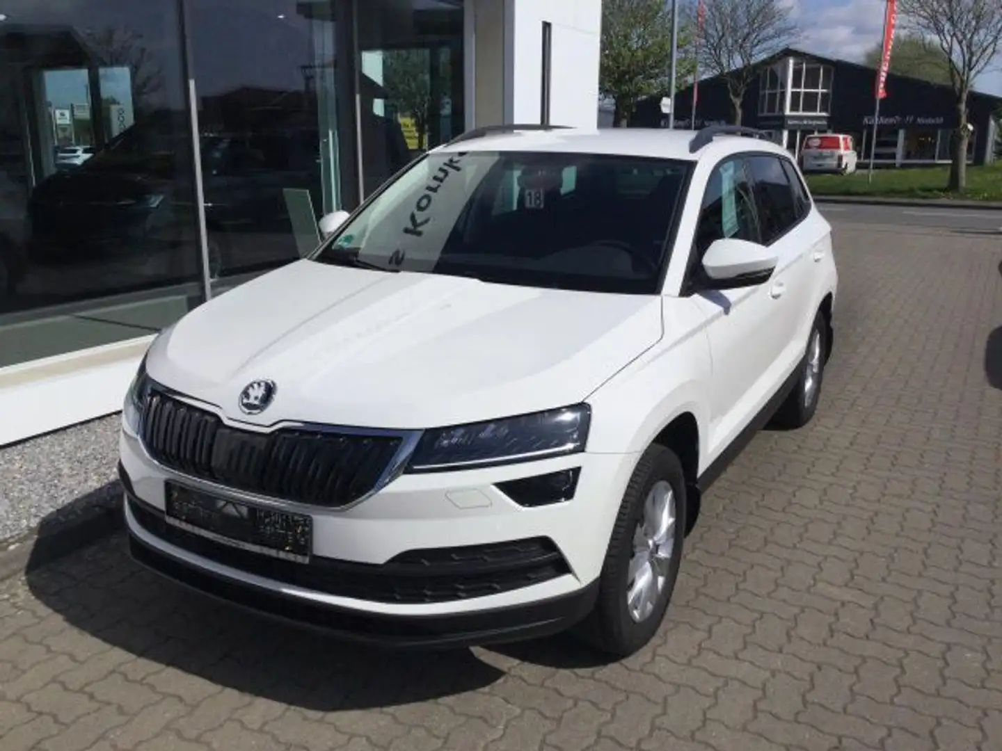 Skoda Karoq 1.0 TSI Ambition LED Tempomat APP AHK Klima Weiß - 2
