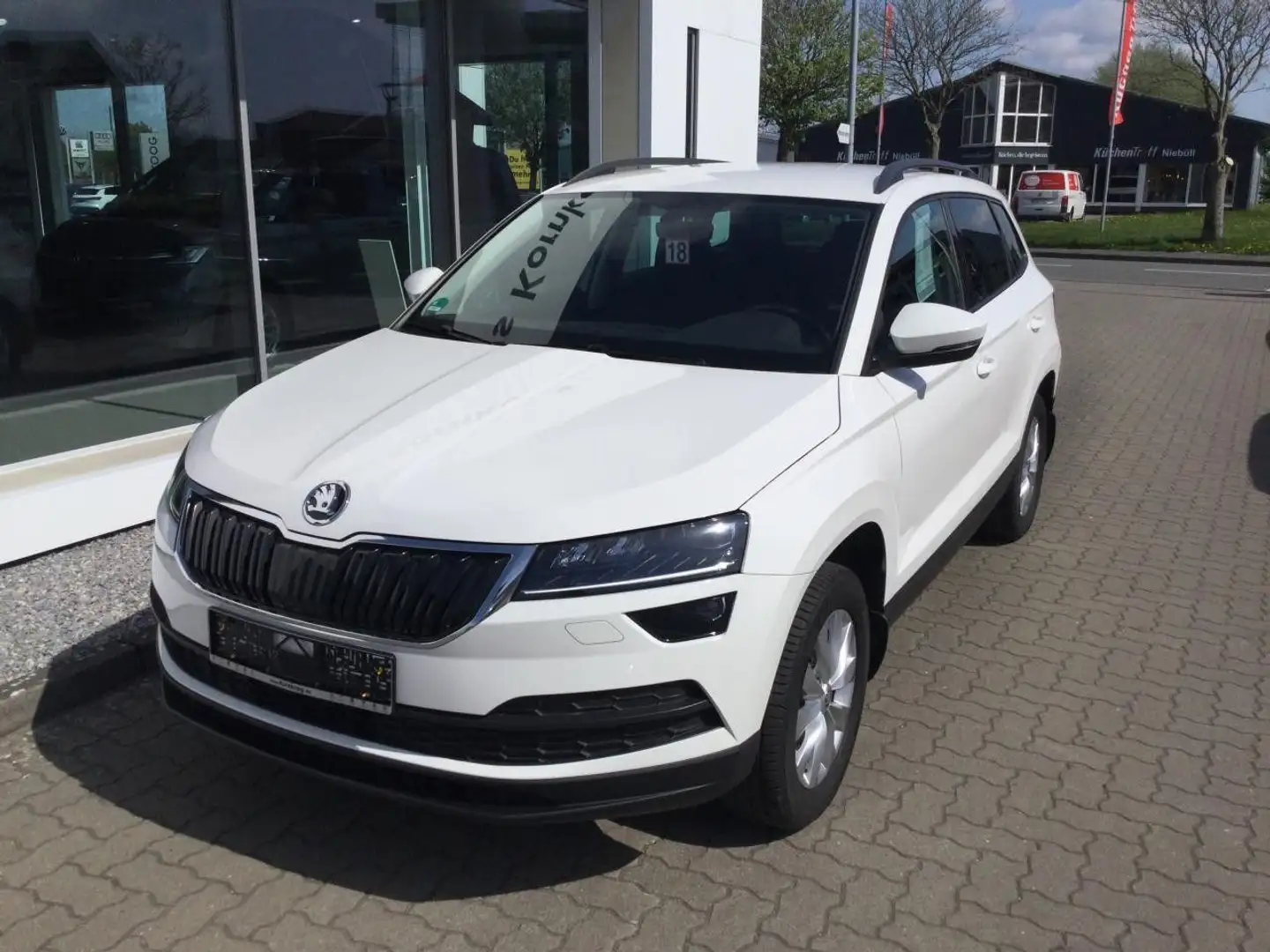 Skoda Karoq 1.0 TSI Ambition LED Tempomat APP AHK Klima Weiß - 2