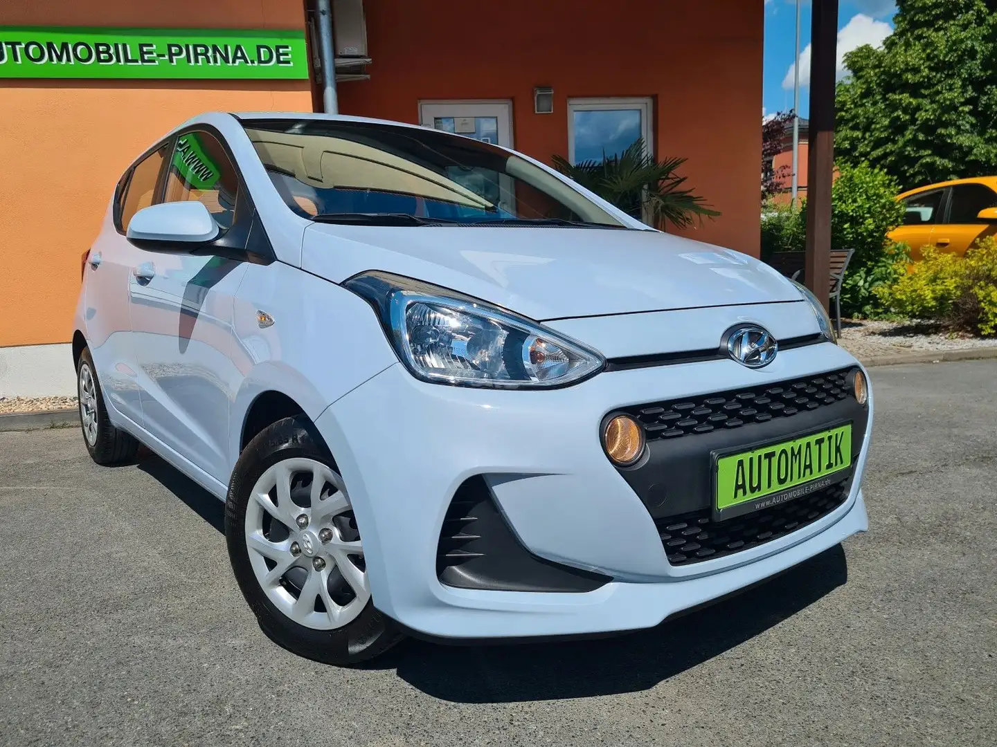 Hyundai i10 Trend 1.0 AUTOMATIK mit Klima/SHZ/DAB Gris - 1