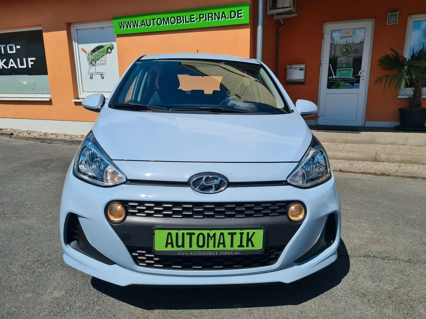 Hyundai i10 Trend 1.0 AUTOMATIK mit Klima/SHZ/DAB Gris - 2