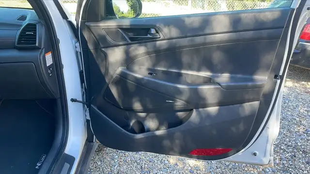 Hyundai Tucson view 24