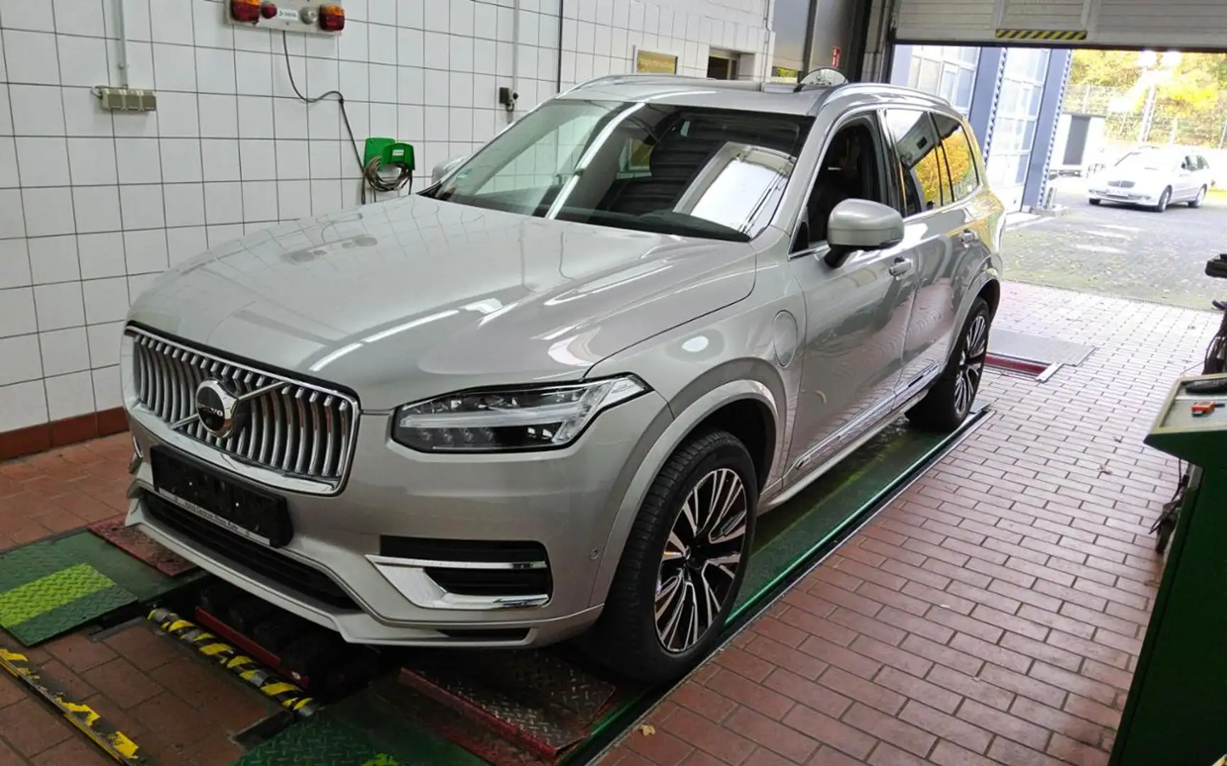 Volvo XC90 T8 AWD Plus Bright+360°+WINTERPAK+MEMORY+ Argent - 2