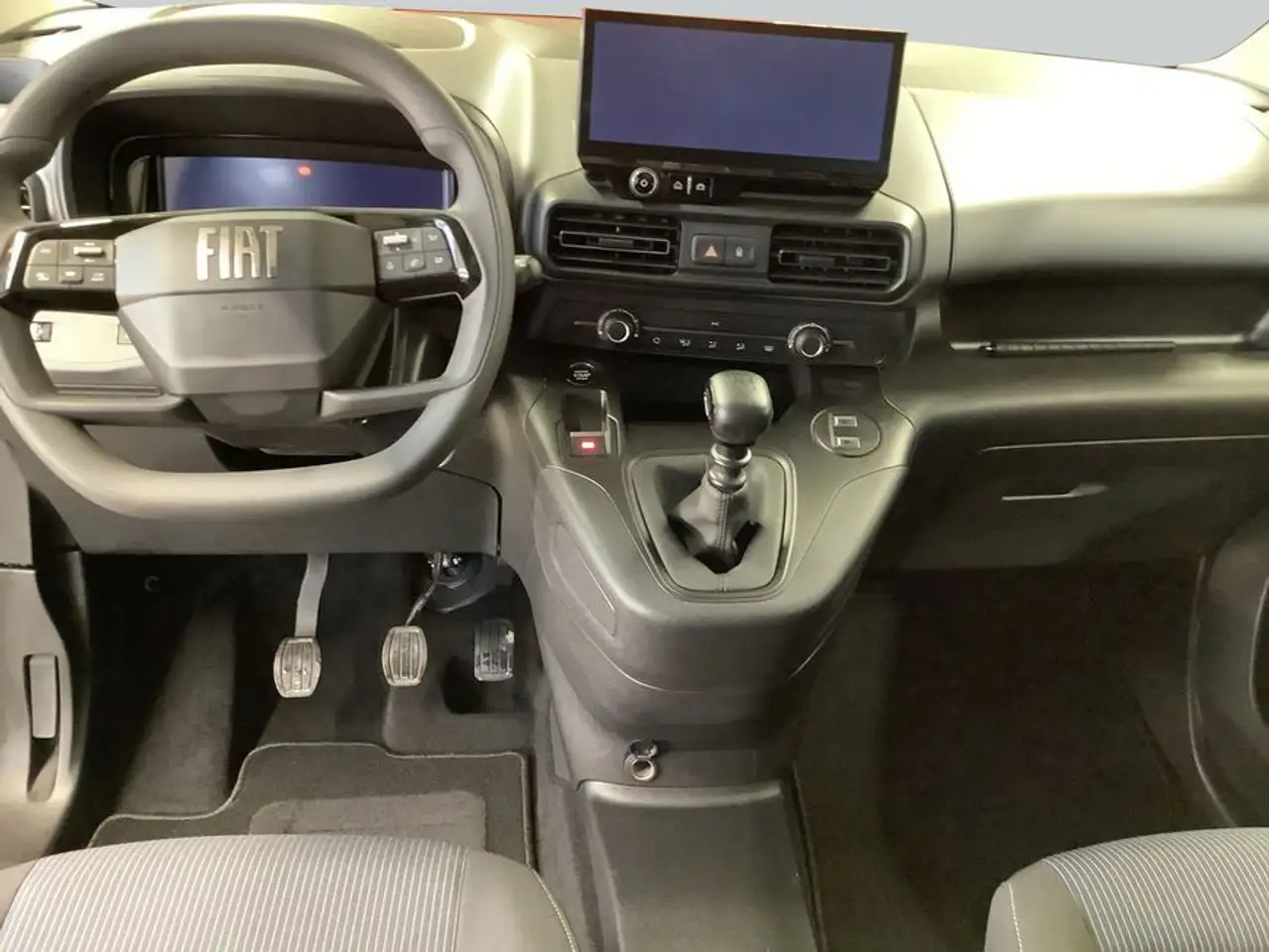 Fiat Doblo 1.5 BlueHDi L1 Techno-Paket 180°: Einparkhil 11