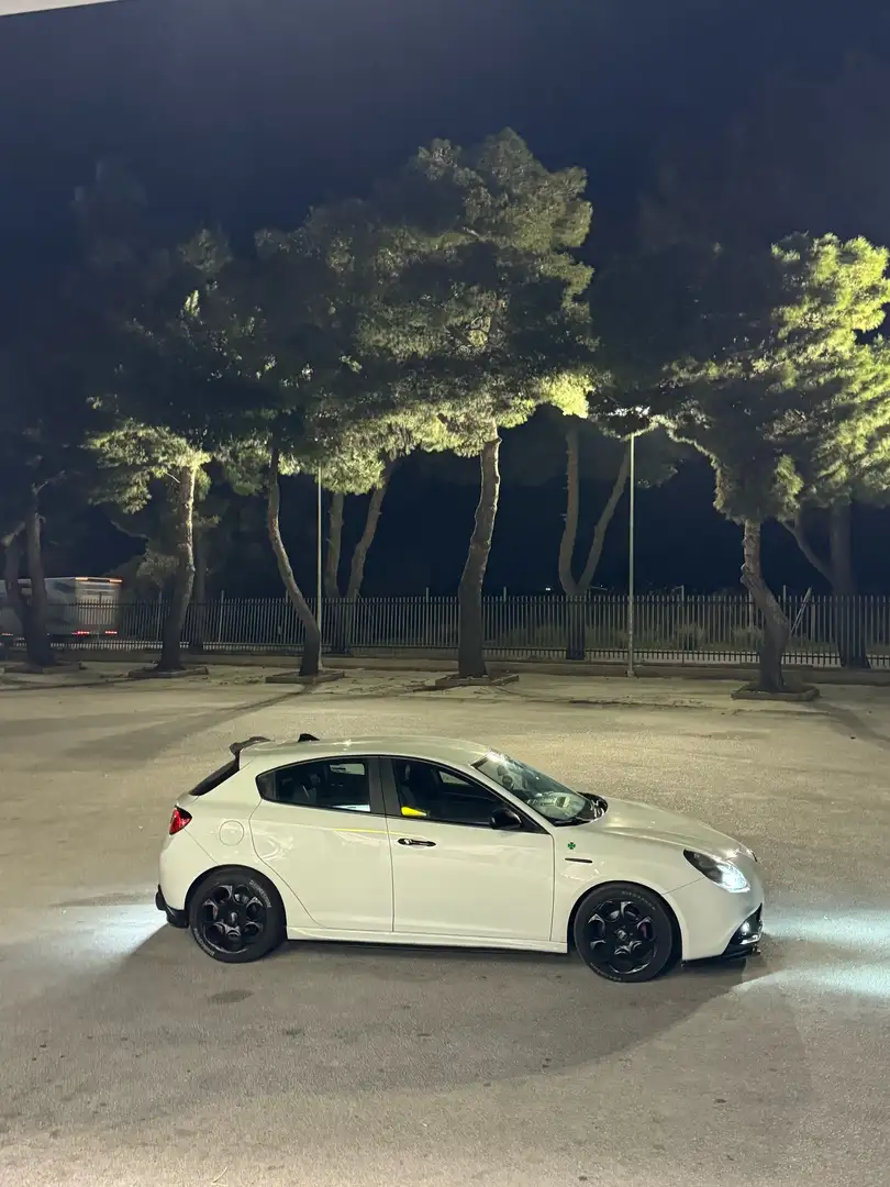 Alfa Romeo Giulietta 1.6 jtdm(2) Distinctive - 1