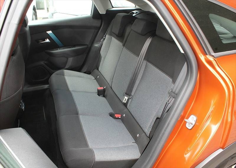 Citroen C4 e-Feel Drive-Assit-Paket plus Kälte-Paket 1Hd — photo 5