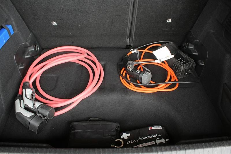 Citroen C4 e-Feel Drive-Assit-Paket plus Kälte-Paket 1Hd — photo 12