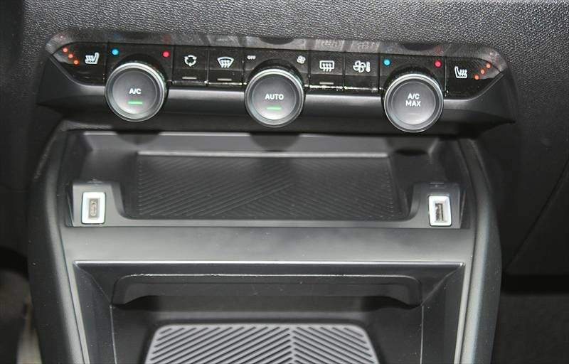 Citroen C4 e-Feel Drive-Assit-Paket plus Kälte-Paket 1Hd — photo 8