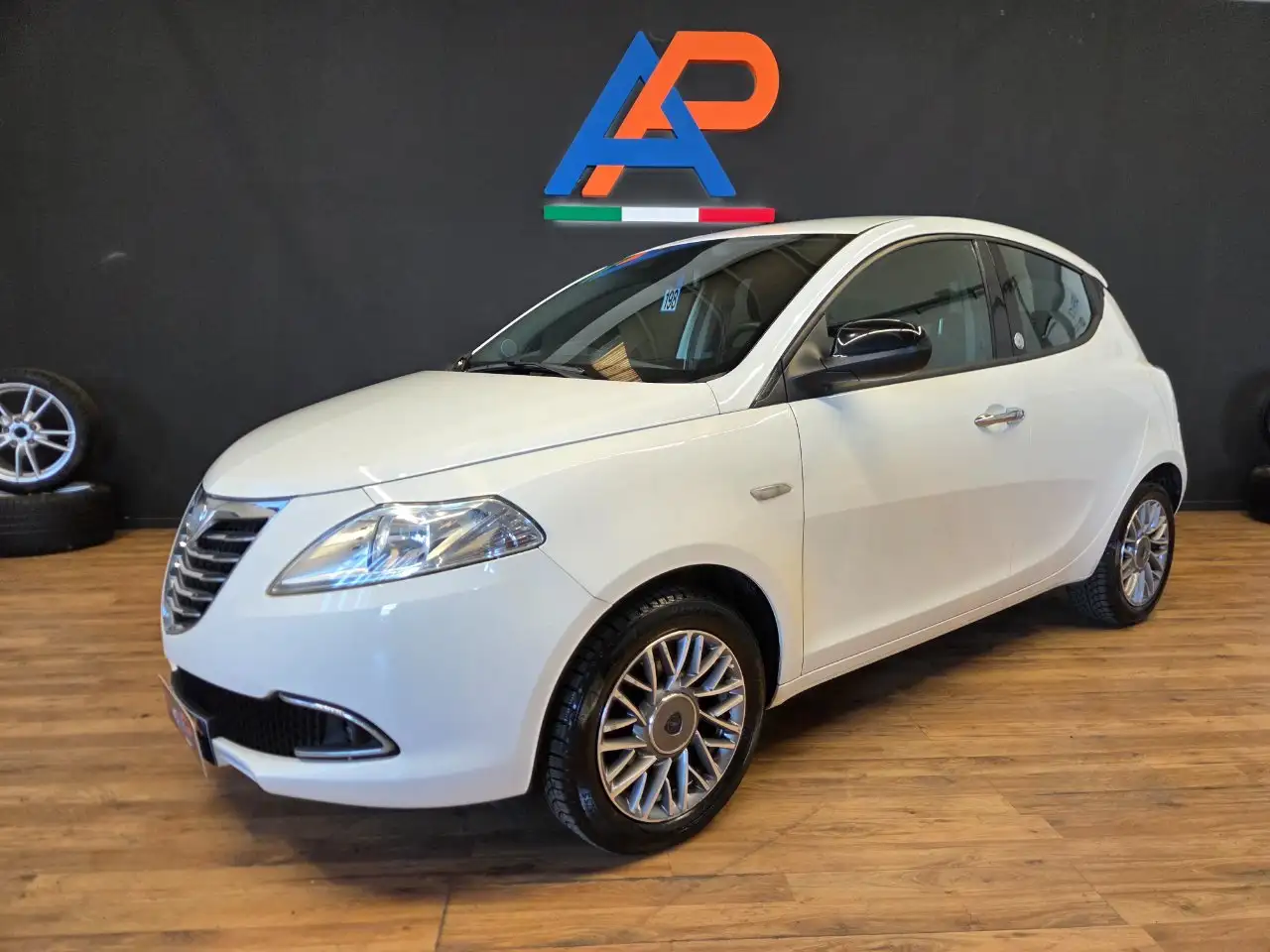 Lancia Ypsilon